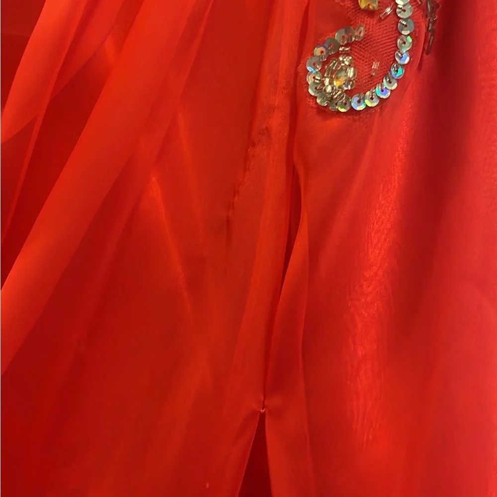 GUC - Flash by Mac Duggal Beaded Formal Gown in Sz 4 - Picture 14 of 15